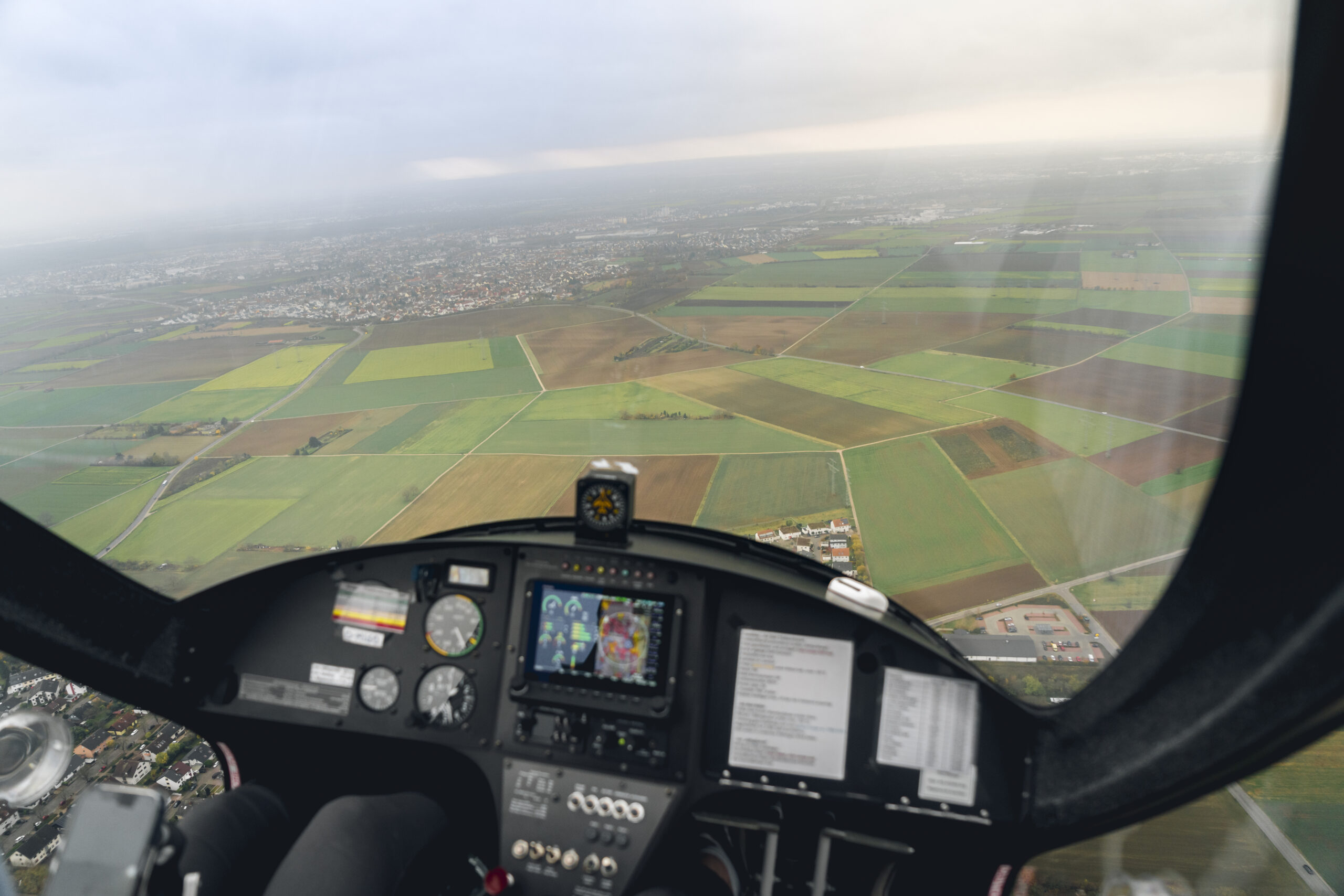 Discovery flight in a gyrocopter over the Balkans